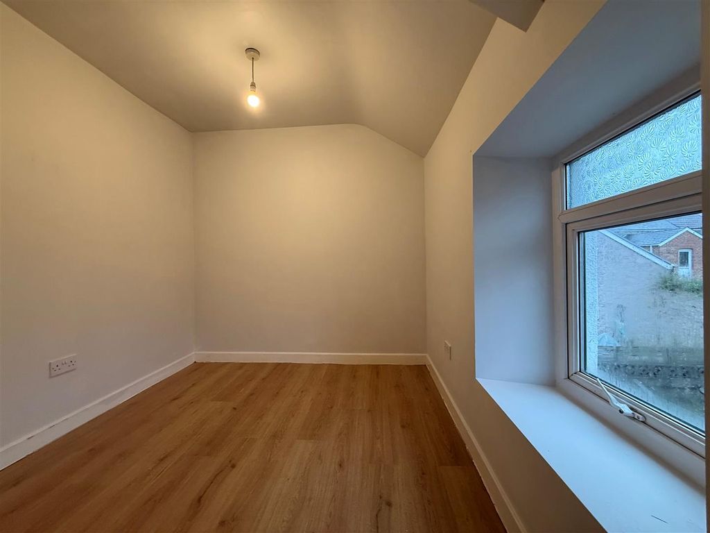 Property photo 3 of 9 Np 2.Jpg