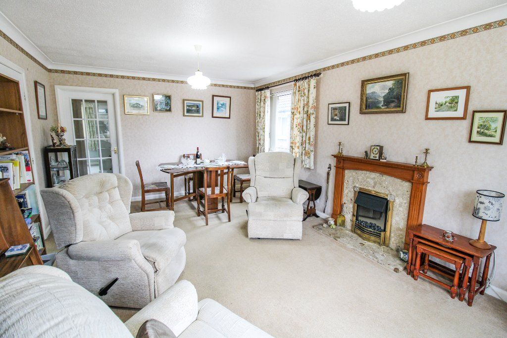 Property photo 2 of 14 Lounge