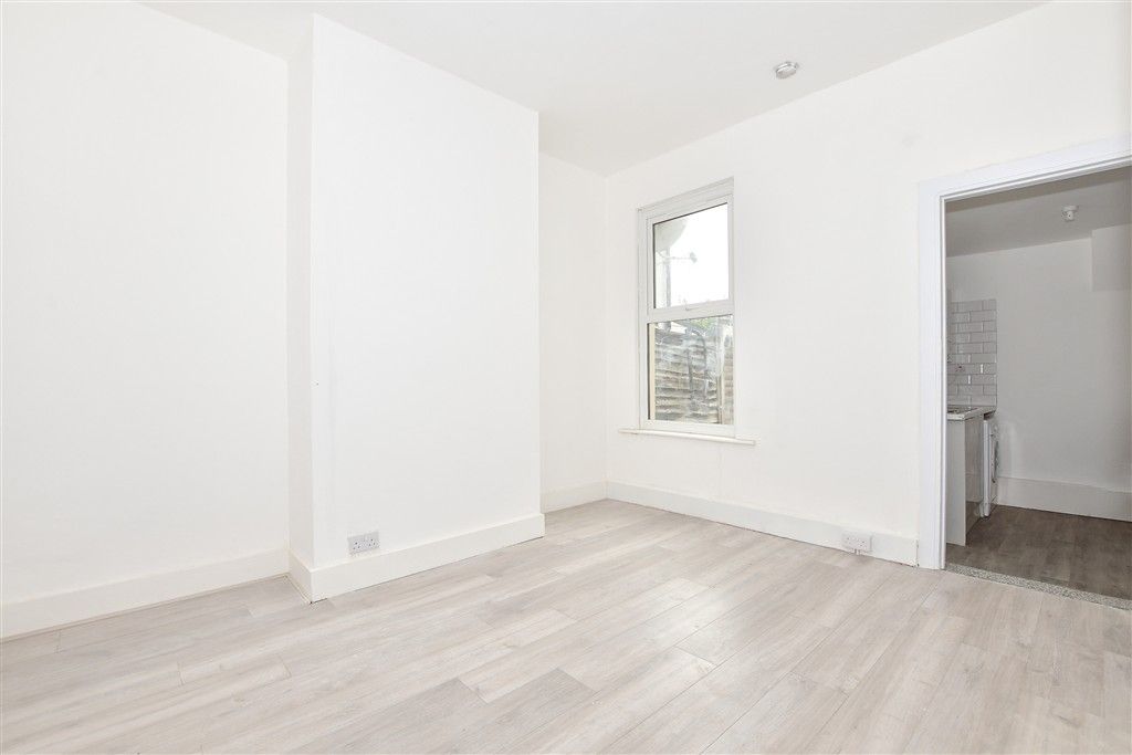 Property photo 3 of 9 Dining Room