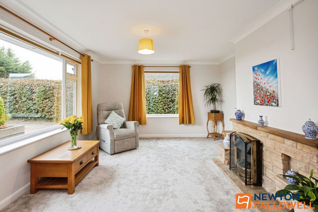 Property photo 2 of 33