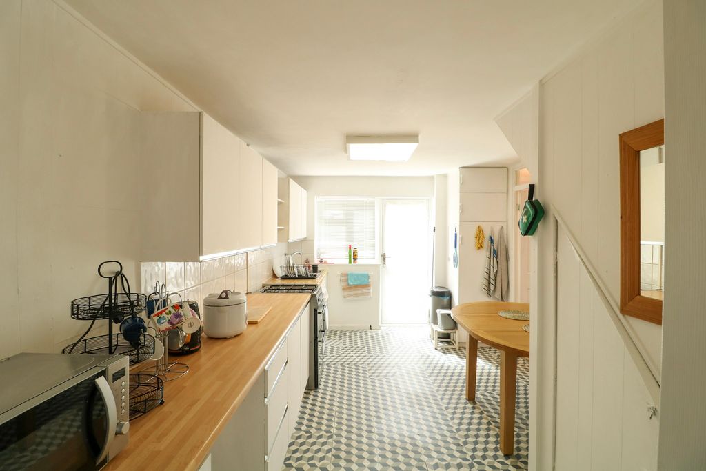 Property photo 2 of 15 Kitchen