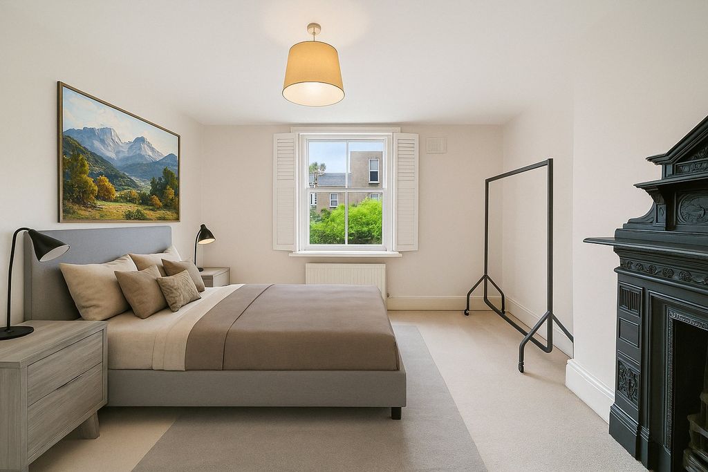 Property photo 3 of 8 Picture No. 15