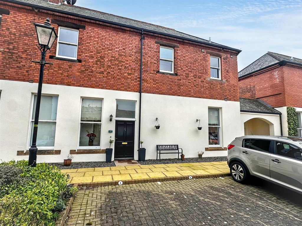 Property photo 1 of 18 Front Aspect