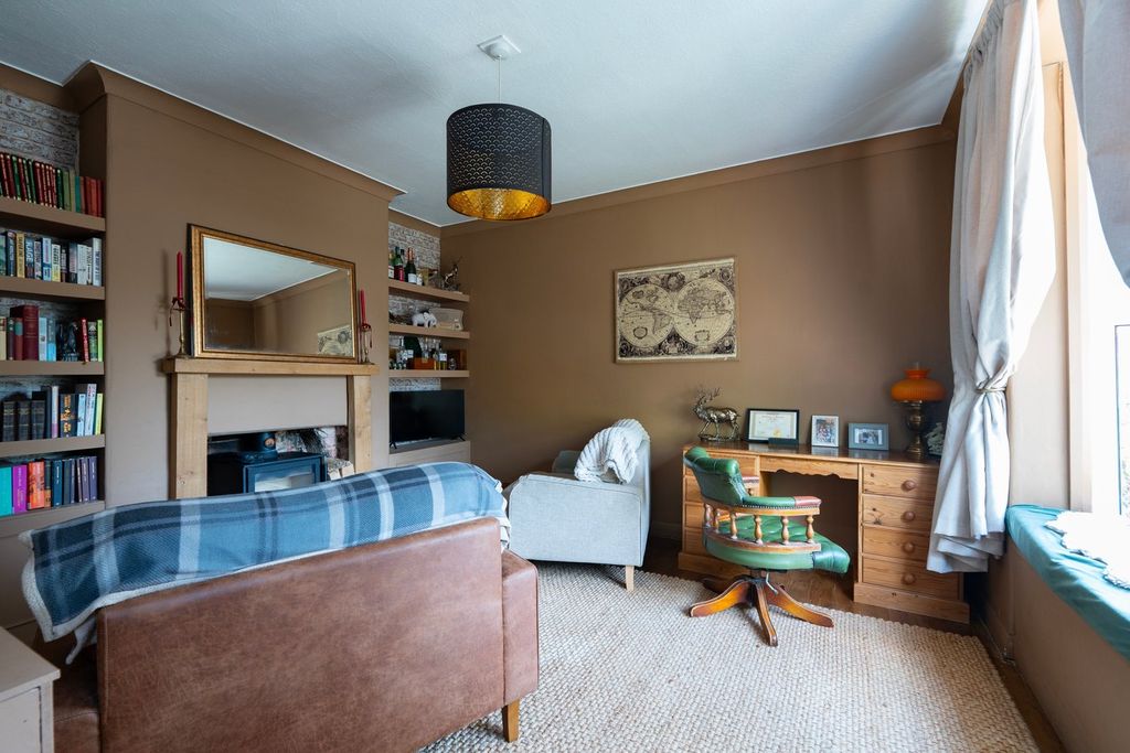 Property photo 2 of 22