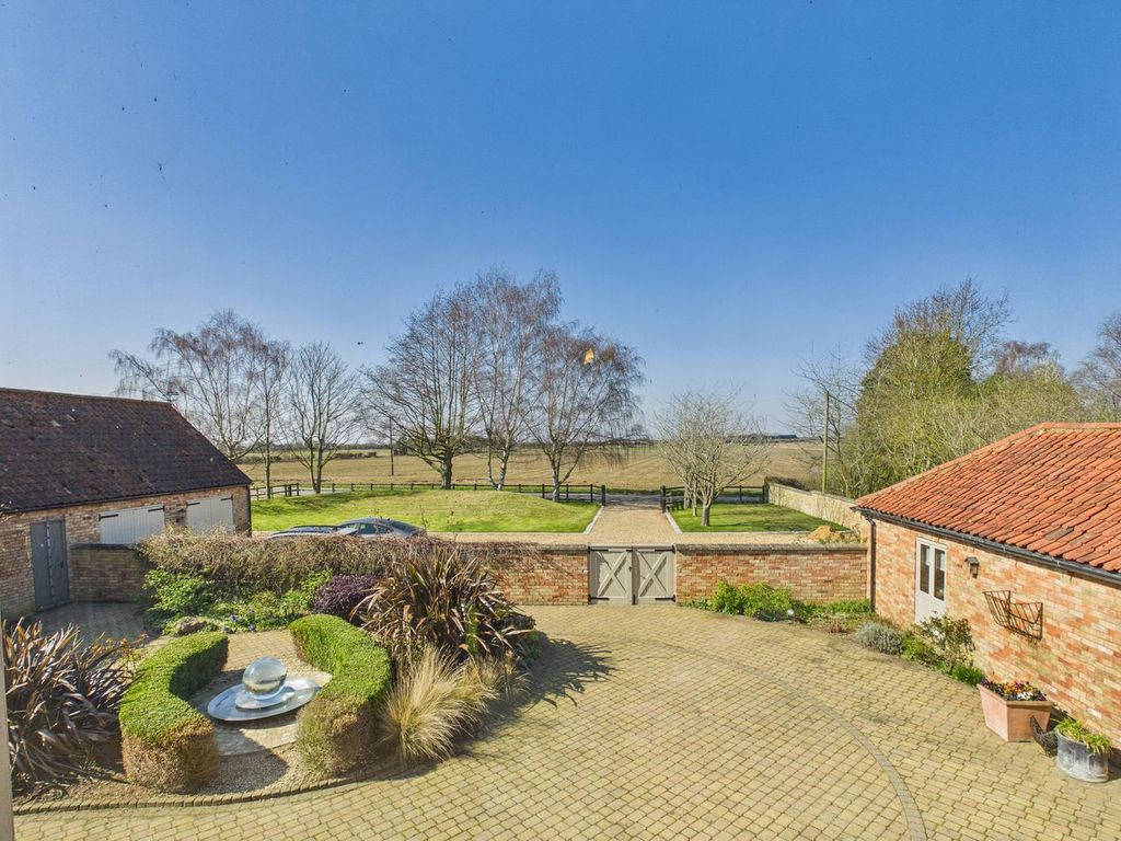 Property photo 2 of 45
