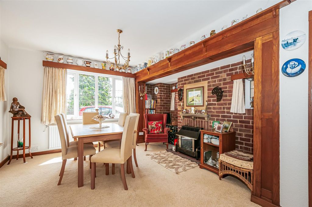 Property photo 2 of 21 The Coppice -17.Jpg