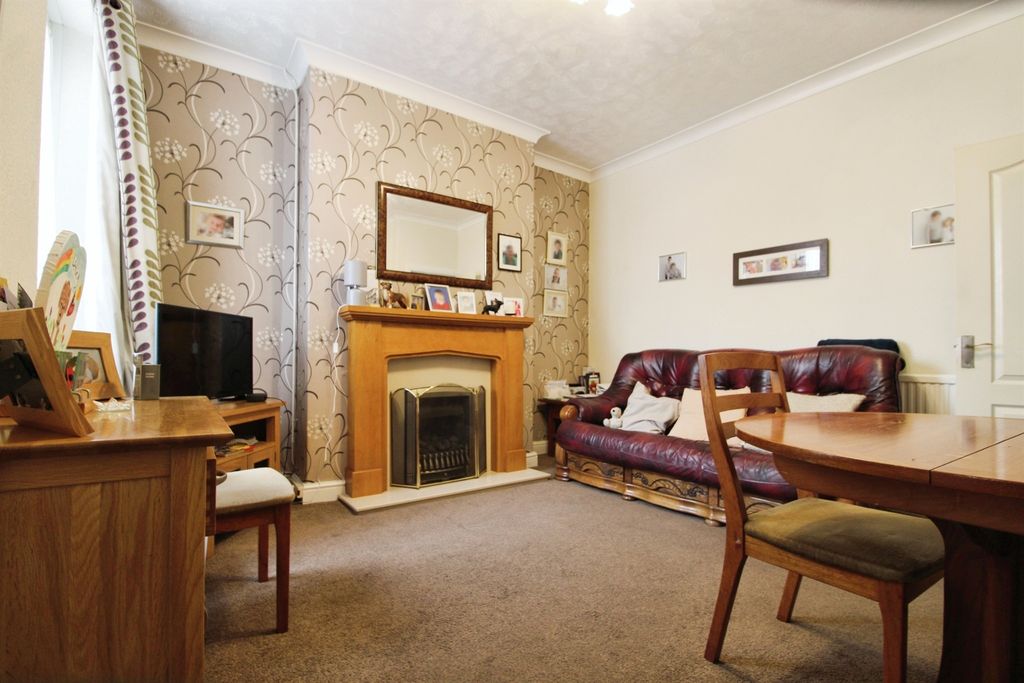 Property photo 2 of 13