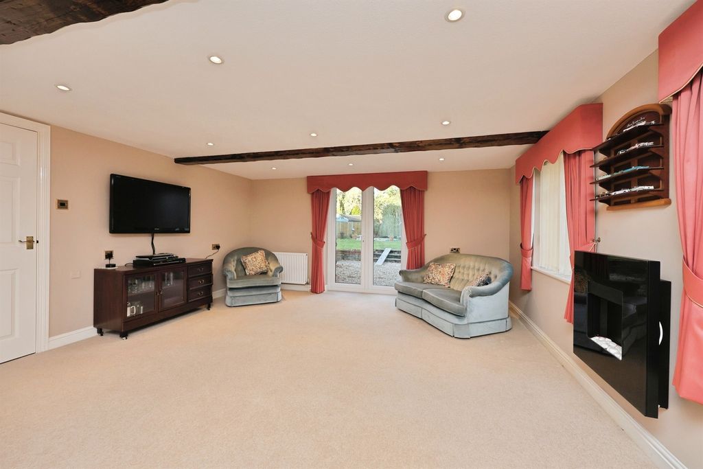 Property photo 2 of 34