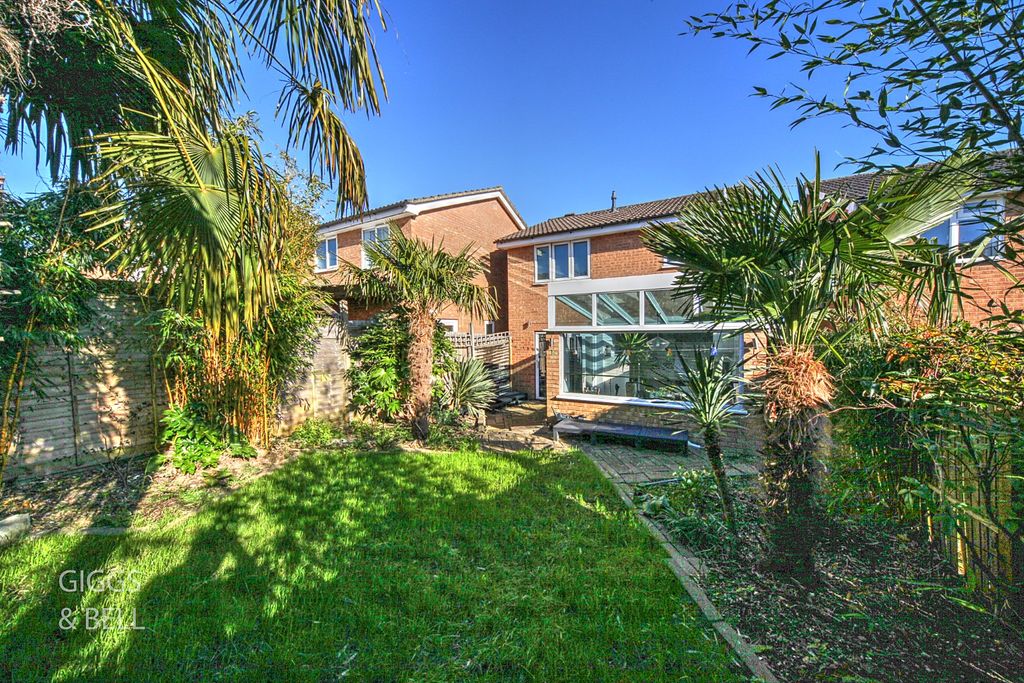 Property photo 2 of 20 3980532