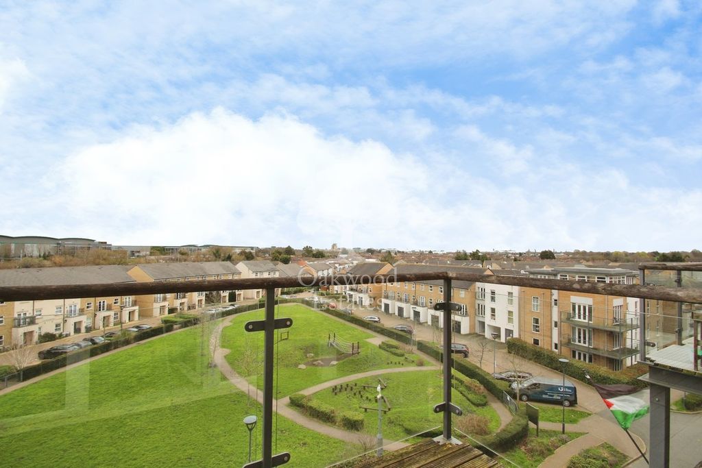 Property photo 3 of 24