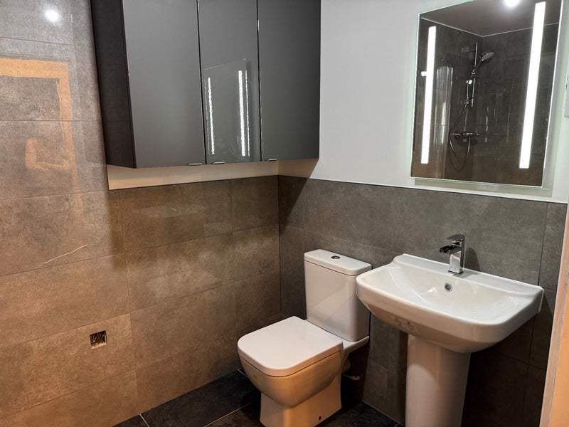 Property photo 2 of 10 Modern Bathroom