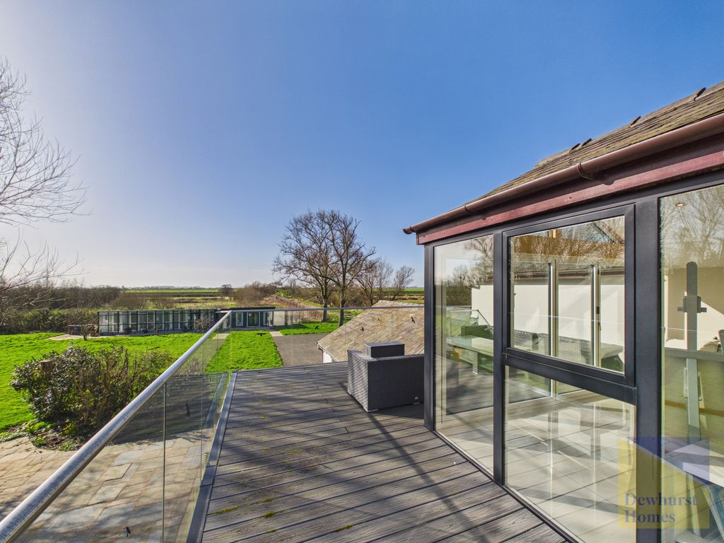 Property photo 3 of 43