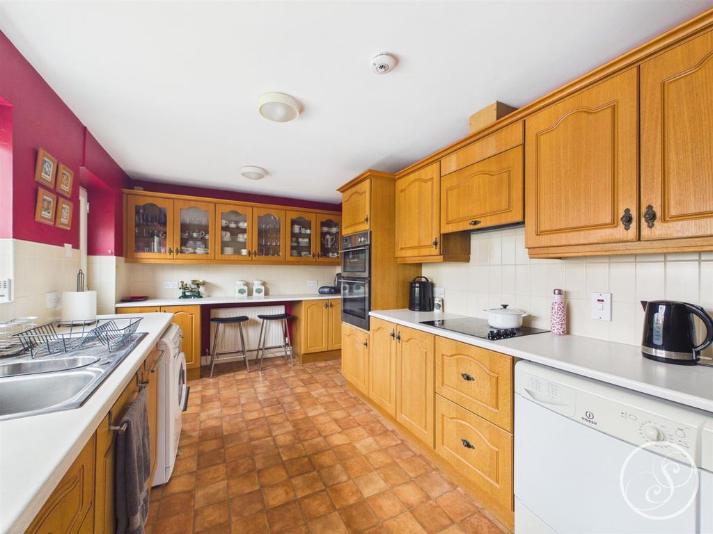 Property photo 2 of 26 Kitchen
