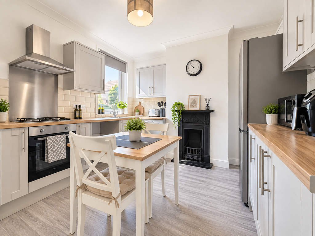 Property photo 2 of 15 56D51037-7Cb8-47B7-Bf9D-5D1Bcdac661F.Png