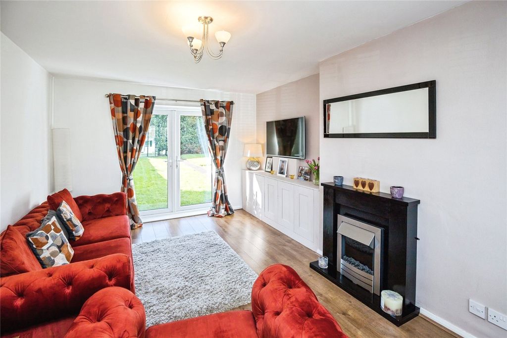 Property photo 3 of 19 Living Room