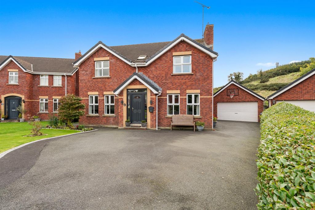 Property photo 1 of 44 63 Lord Moira Park 39.Jpg