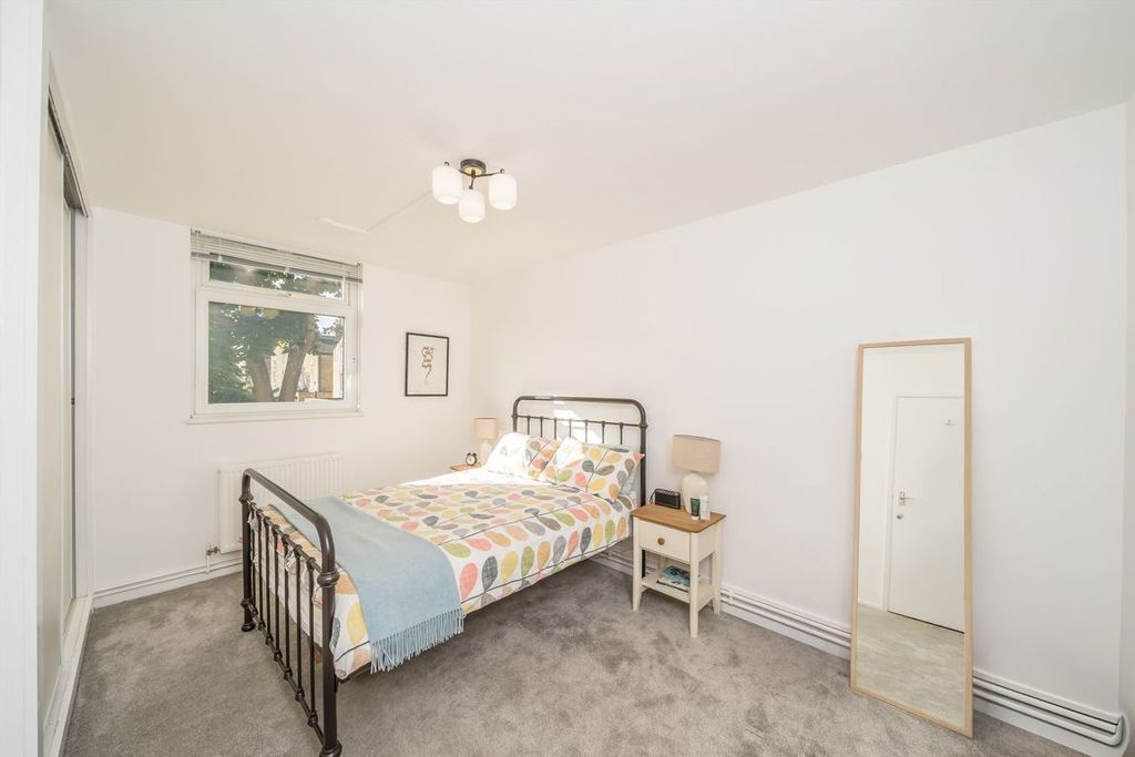 Property photo 3 of 6