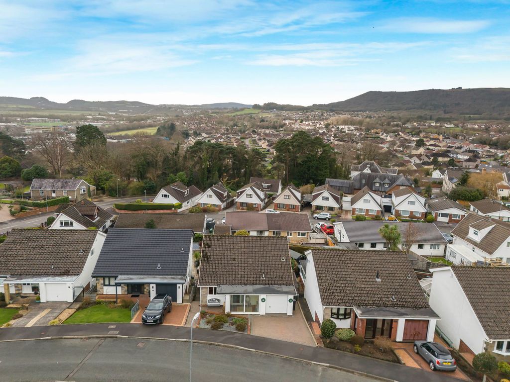 Property photo 3 of 31