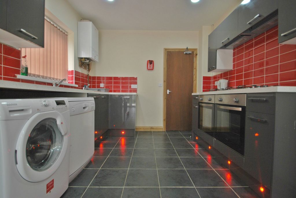 Property photo 3 of 12 Photo 1