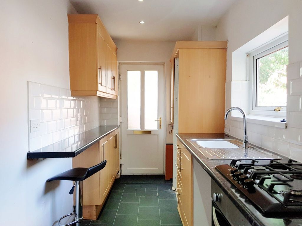 Property photo 2 of 10 Kitchen