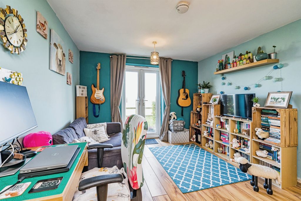 Property photo 3 of 12