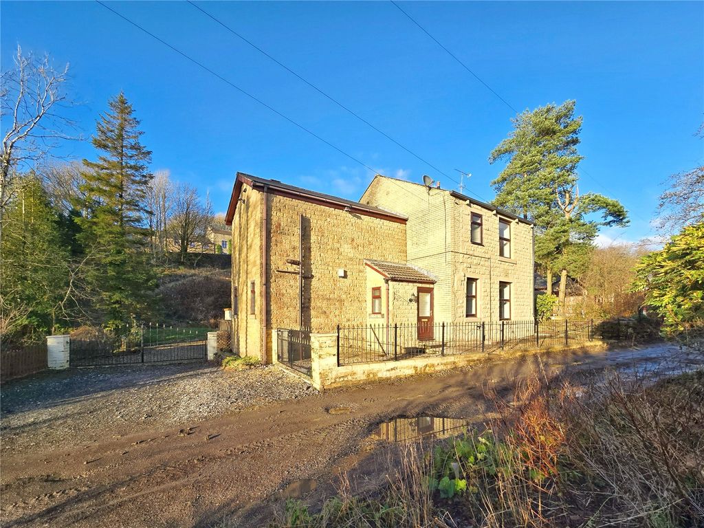 Property photo 1 of 18 Detached &amp; Extended