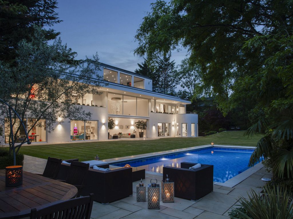 Property photo 1 of 25