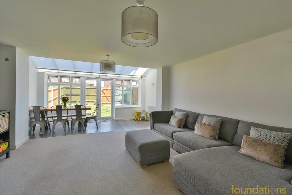 Property photo 2 of 22