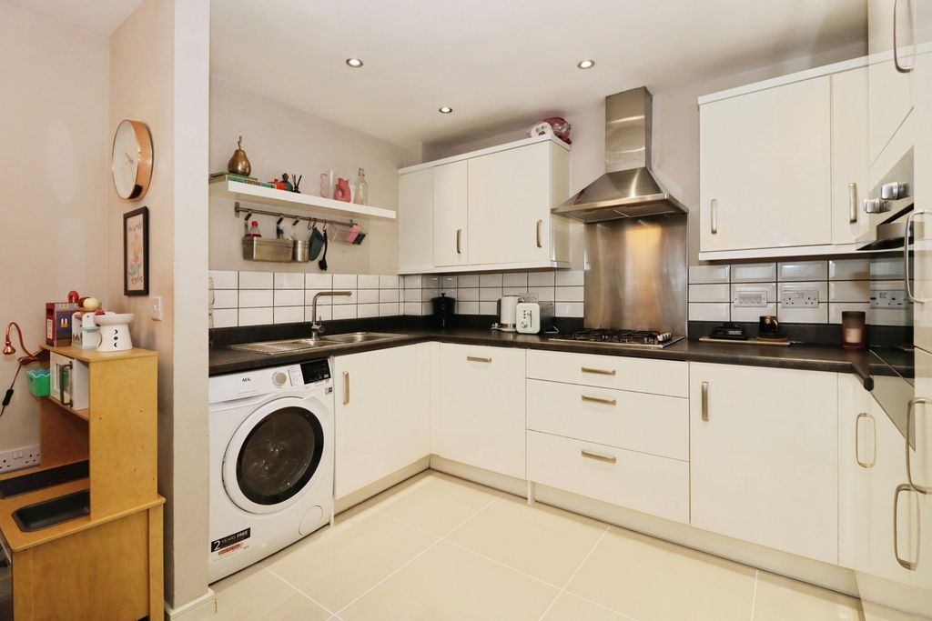 Property photo 3 of 17 Photo