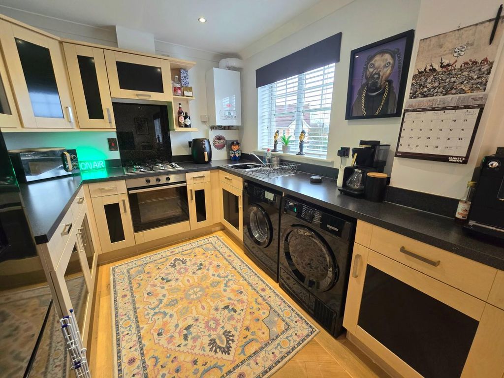 Property photo 3 of 16 12