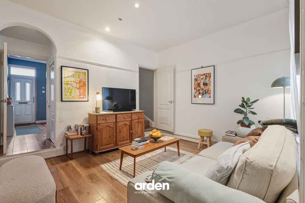 Property photo 2 of 10