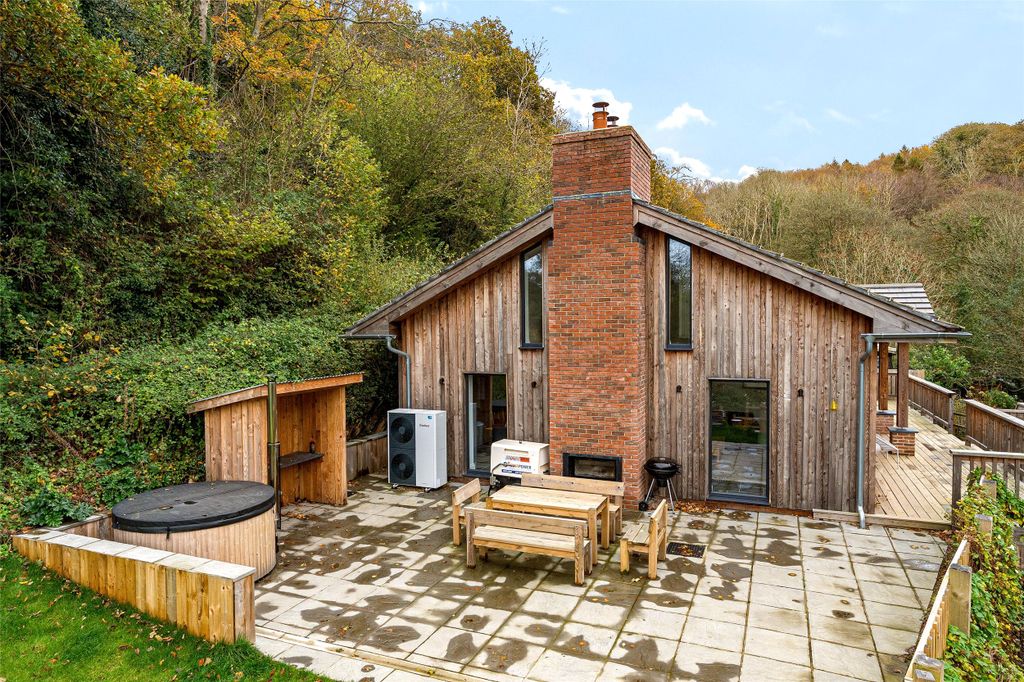 Property photo 2 of 31 Picture No. 04