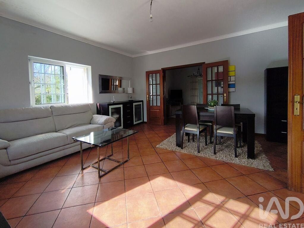Property photo 3 of 40