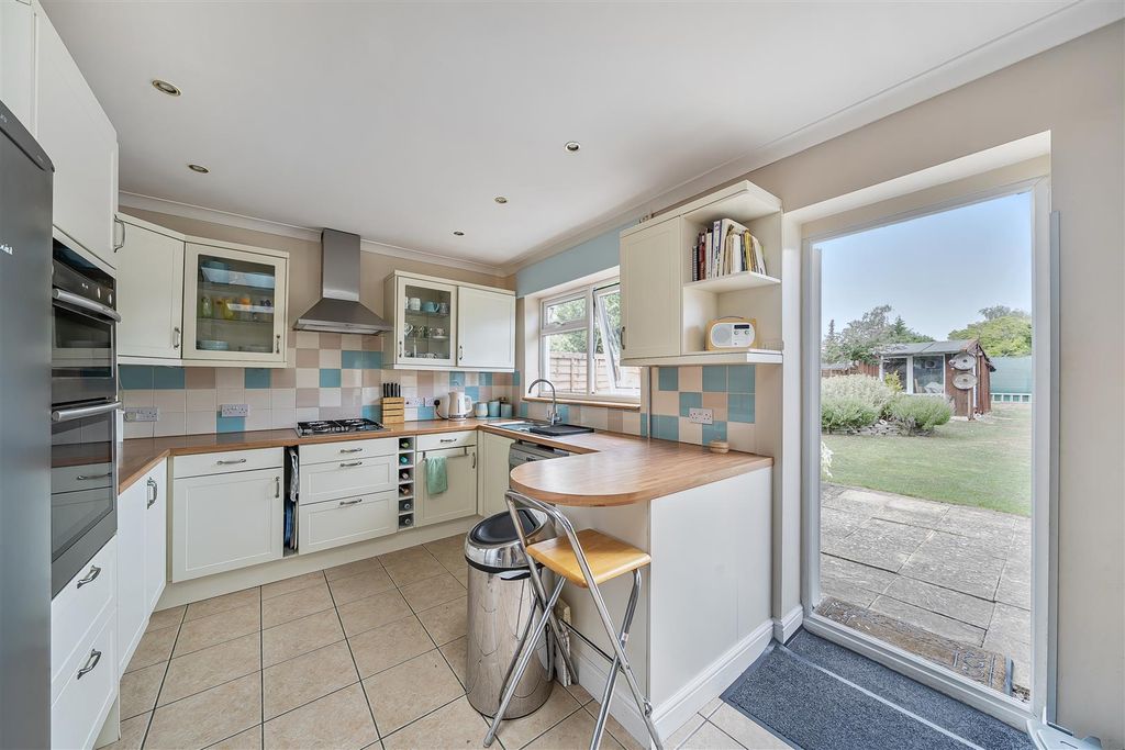 Property photo 3 of 26 Tolcarne Drive