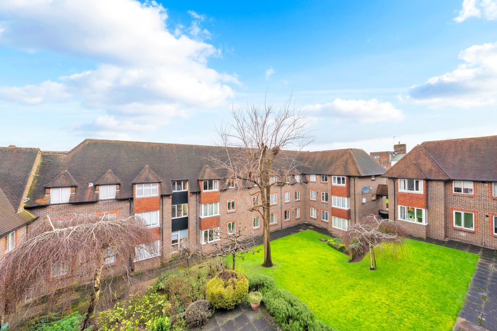 Property photo 2 of 15 Picture No. 16