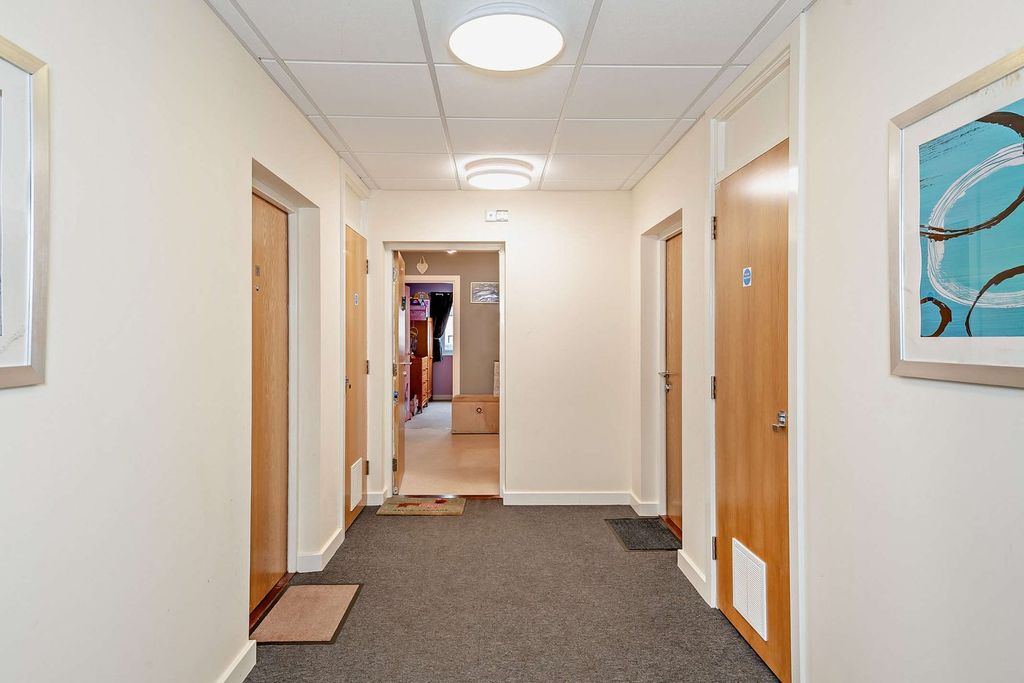 Property photo 3 of 24