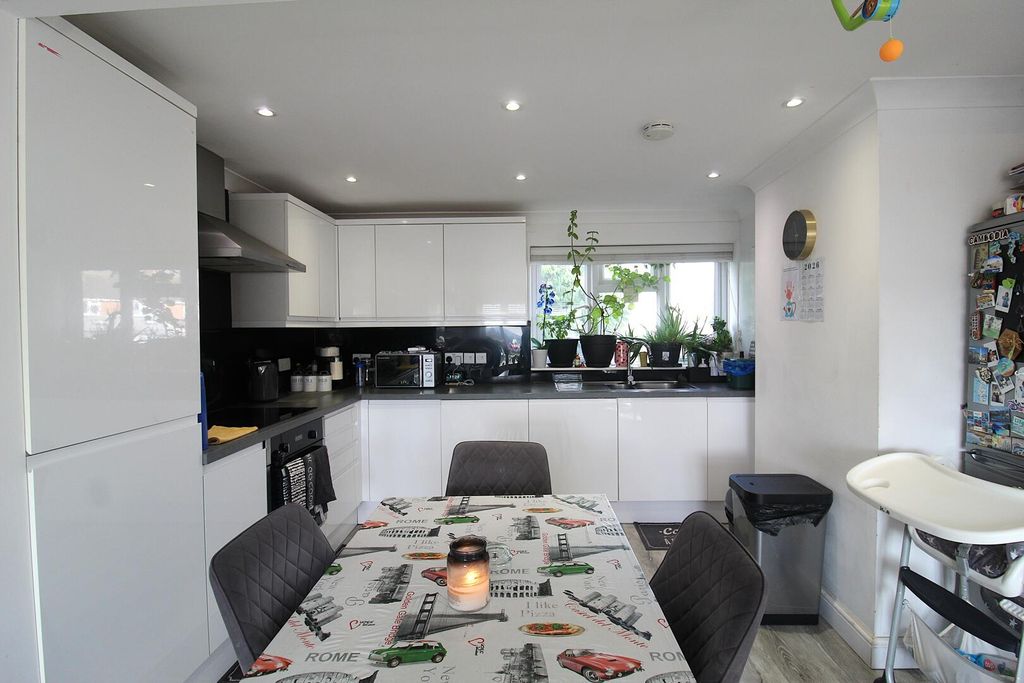 Property photo 2 of 16 Kitchen