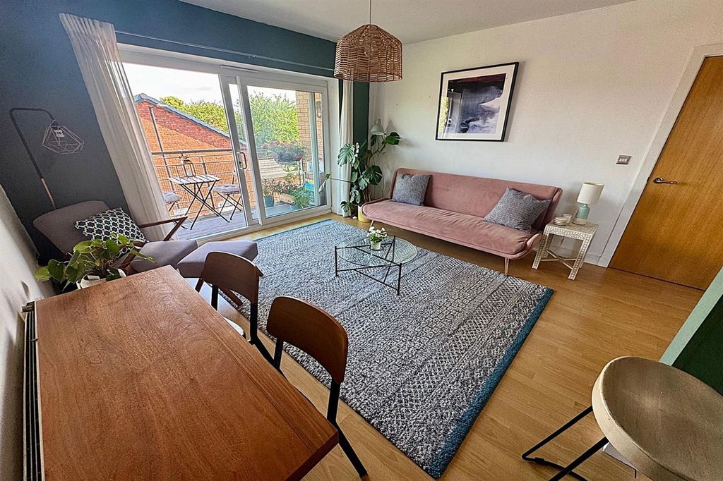 Property photo 3 of 14 Living Room