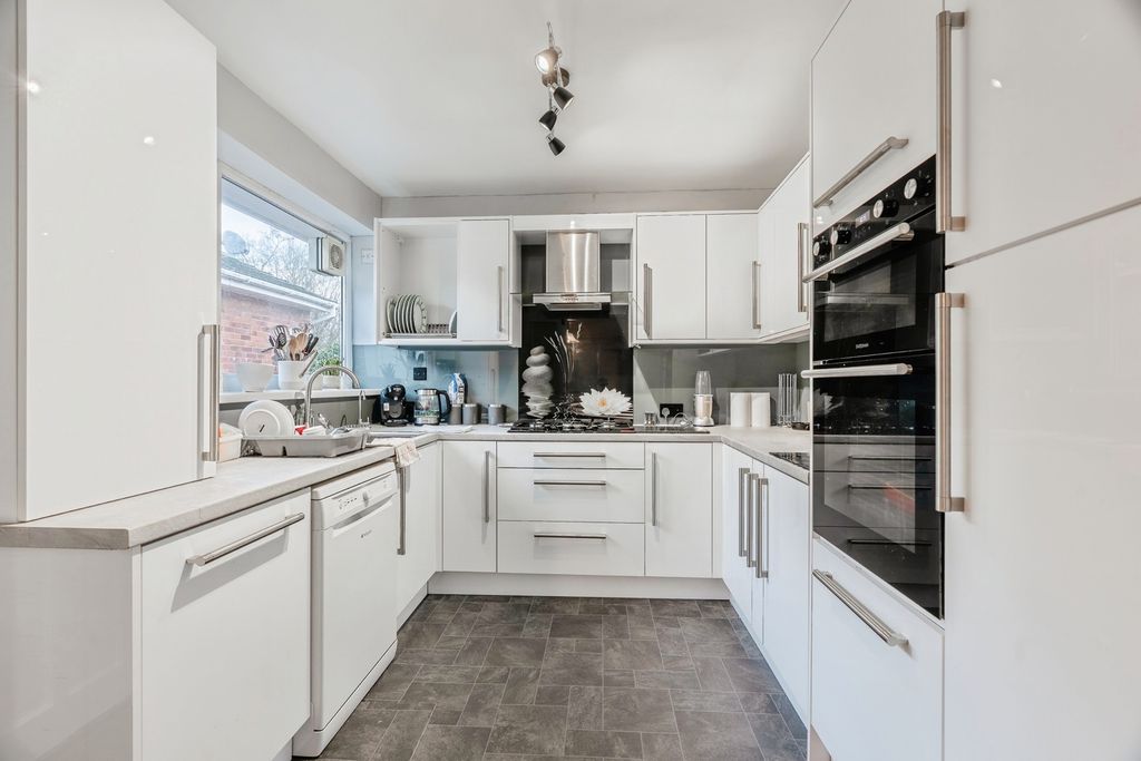 Property photo 3 of 23 Pbox-Img.Jpg