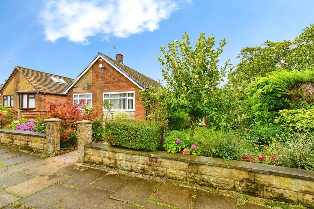 Property photo 2 of 17 Photo