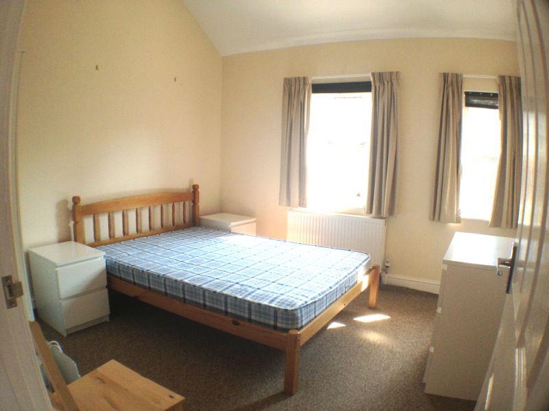 Property photo 2 of 10 Bedroom 1