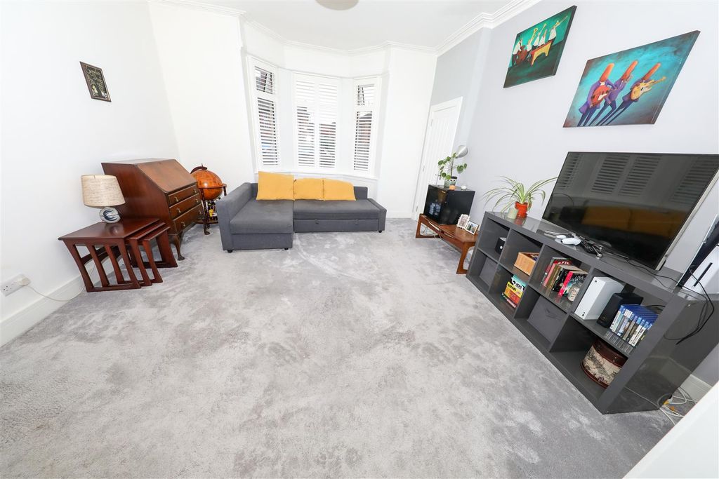 Property photo 3 of 23 c