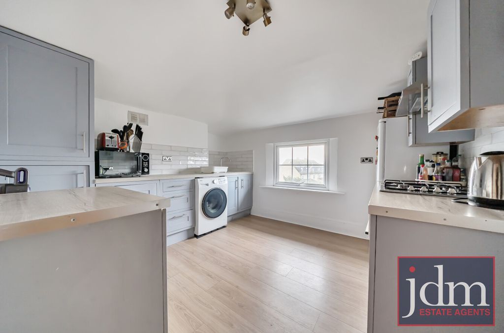 Property photo 3 of 10 B5150Ceb-57B4-4c0...