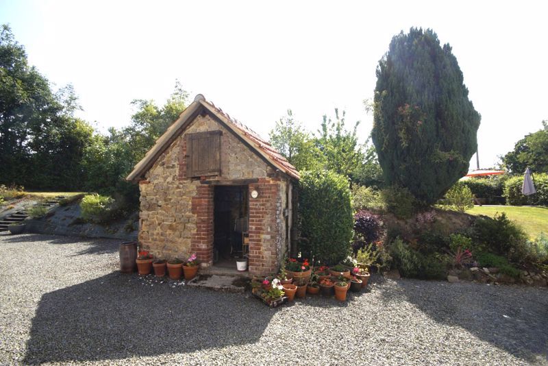 Property photo 2 of 18 Photo 16