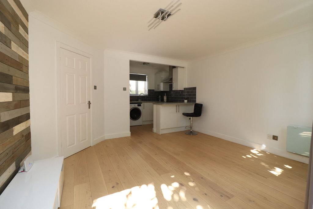 Property photo 3 of 9 Img_5187