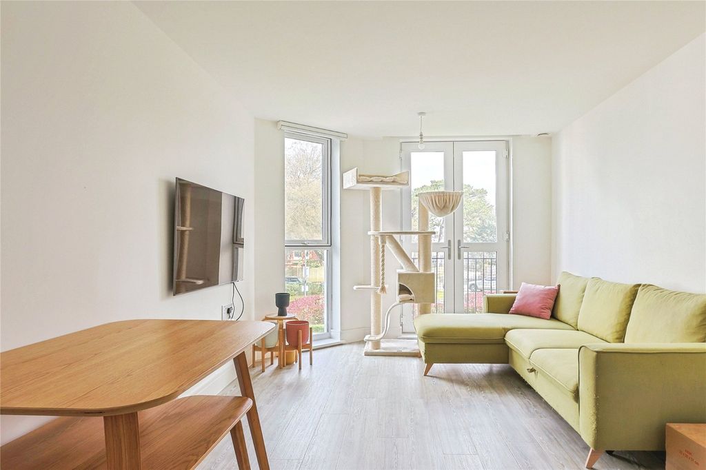 Property photo 2 of 14 Picture No. 03