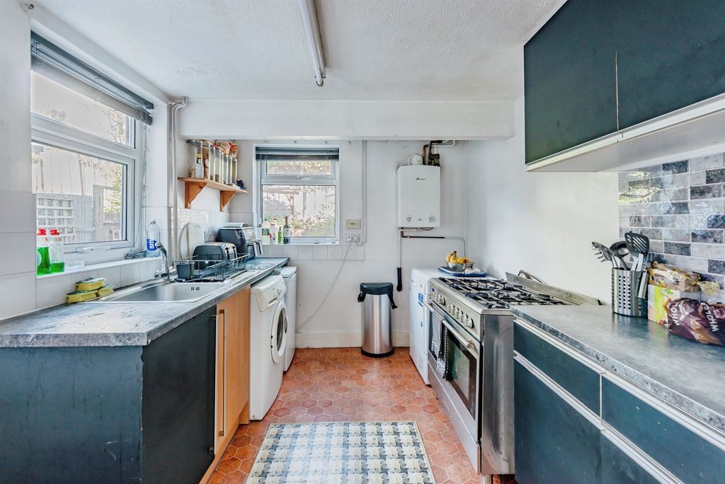 Property photo 3 of 14