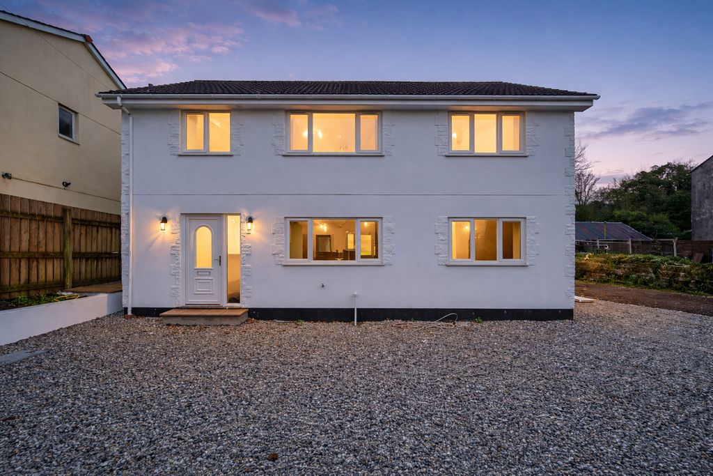 Property photo 3 of 23