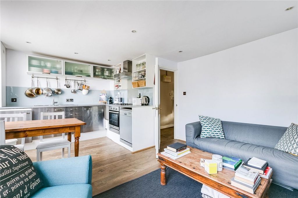 Property photo 2 of 6