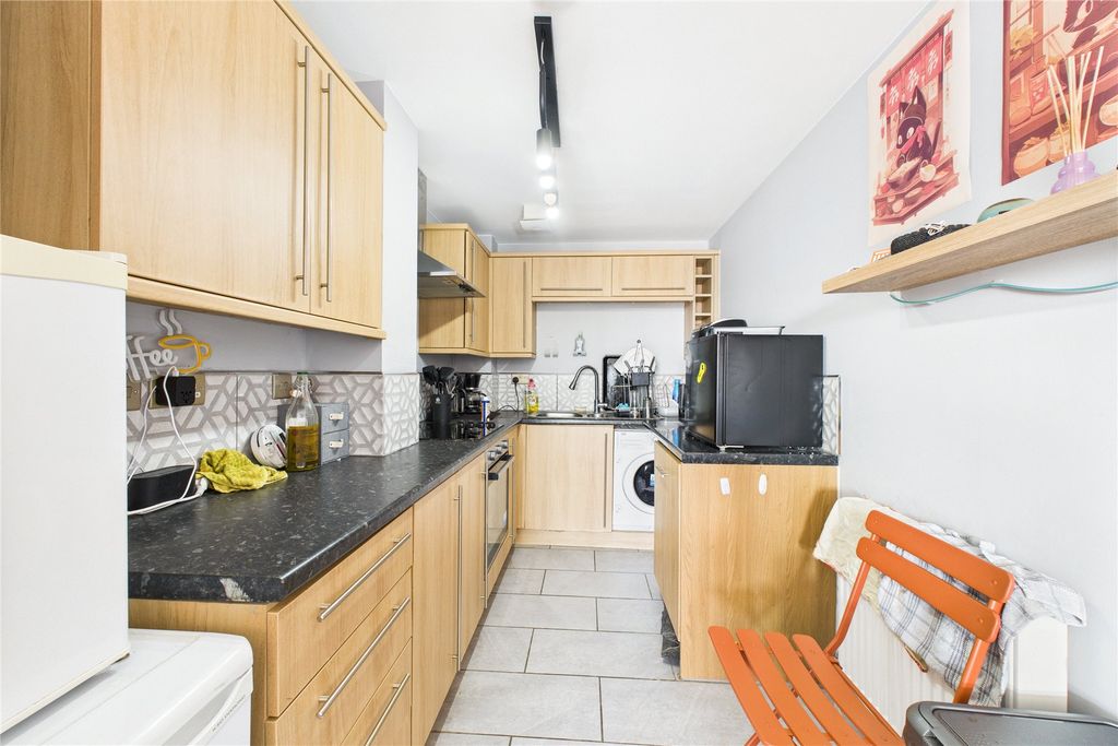 Property photo 2 of 6 Picture No. 17